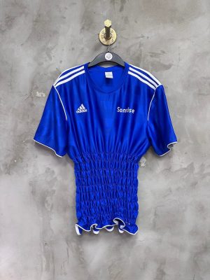 Camiseta reworked/custom con cintura elástica Adidas
