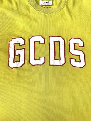 Camiseta GCDS Amarilla Logotipo Varsity - 100% algodón - Imagen 4